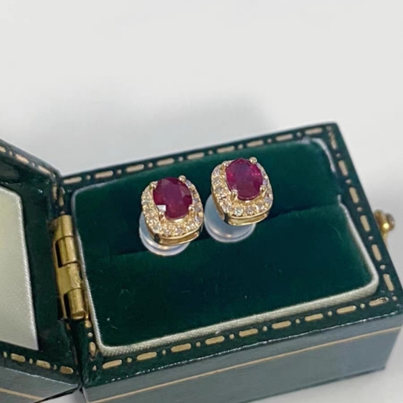 Diamond ruby ear stud with 18k solid gold - Picture 5 of 7